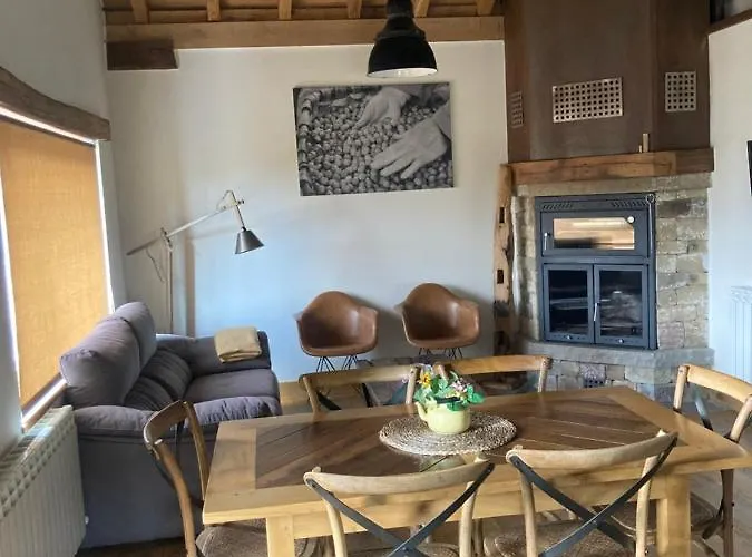 Chozos De La Braña Branosera